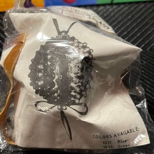 VTG  Dexter's Boutique Ball Christmas Ornament NEW (45928-Gr)